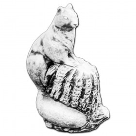 Скульптура Белка на пеньке