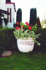 Вазон круглый с фруктами