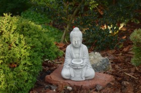 Скульптура Будда медитирует