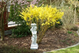 Скульптура садовая Амур с рогом