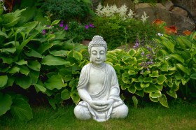 Скульптура Будда медитирует