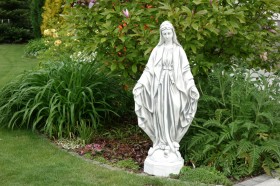 Скульптура античная Мария со змеем