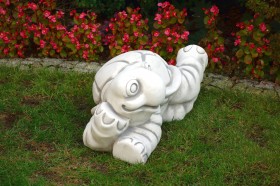 Скульптура  Большая черепаха лежит