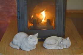 Скульптура Кошка спит