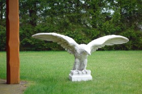 Скульптура декоративная Орел