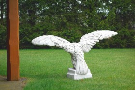 Скульптура декоративная Орел