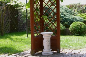 Столб античный с виноградом