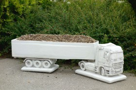 Скульптура  Грузовой полуприцеп