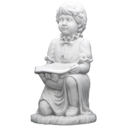 Скульптура Девочка держит шляпу