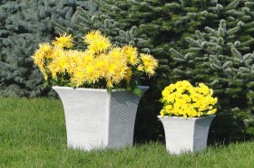 Вазон современный, квадратный с расширением вверху