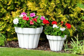 Вазон современный, круглый, ребристый