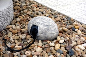 Декоративный элемент Камень для электрических  розеток