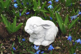 Скульптура  Крольчонок