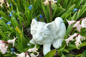 Скульптура  Котенок лежит