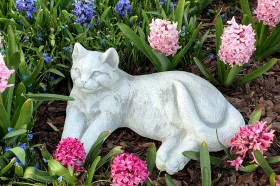 Скульптура  Кошка лежит