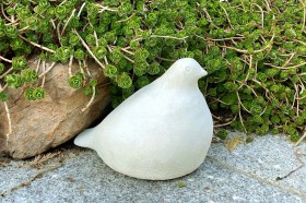 Скульптура  современная Голубь