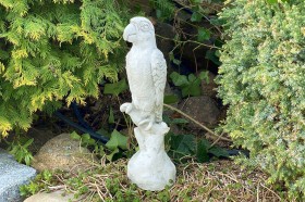 Скульптура  Попугай сидит на ветке