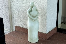 Скульптура  современная Влюбленная пара