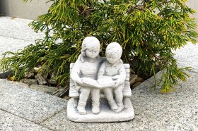 Скульптура  Дети читают книгу