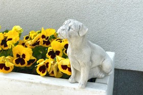 Скульптура  Собака сидит