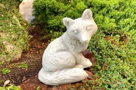 Скульптура  Лисенок сидит