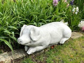 Скульптура Поросенок лежит
