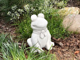 Скульптура Лягушка сидит