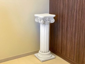 Колонна с капителью