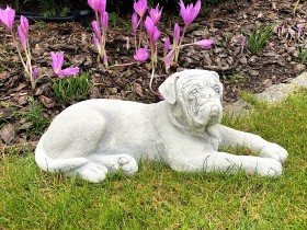 Скульптура Собака лежит