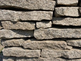 Плитняк Гранит Режевской, серый 40-60 мм