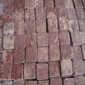 Галтованная брусчатка из Лемезита, размер 100-100 мм, толщина 40-50 мм