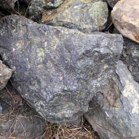 Глыба Змеевик