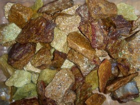 Каменная крошка из Златолита, фракция 20-40 мм