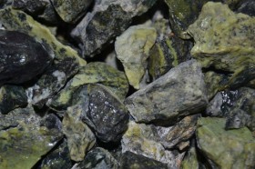 Каменная крошка из Змеевика, фракция 40-150 мм