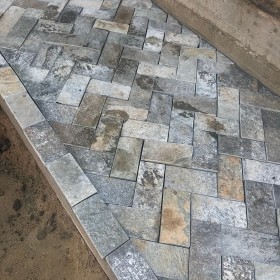 Галтованная брусчатка из Серицита, размер 200-200 мм, толщина 40-60 мм