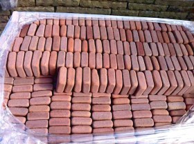 Галтованная брусчатка из Песчаника, терракотовая, размеры 100-200 мм, толщина 40 мм
