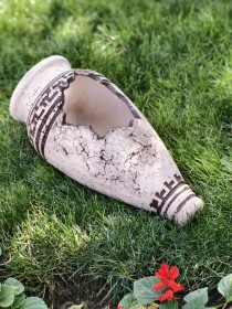 Амфора острая «Элис» с коричневым принтом