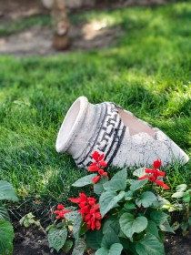 Амфора скошенная «Элис» с черным принтом