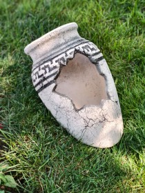 Амфора скошенная «Элис» с черным принтом