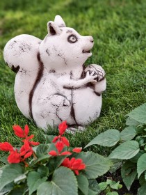 Скульптура декоративная «Белка»