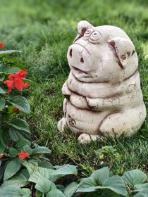Скульптура декоративная «Поросенок»