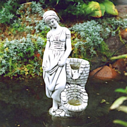 Скульптура античная Девушка у родника