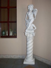 Скульптура античная Амур с дичью