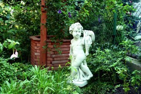 Скульптура античная Амур с дичью