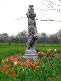 Скульптура античная Римлянка с кувшинами