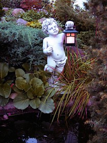 Скульптура классическая Мальчик с фонариком