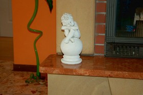 Скульптура Ангел на шаре 1