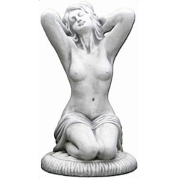 Скульптура классическая Девушка сидит с руками за голову