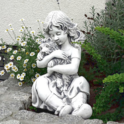 Скульптура Девочка с собакой