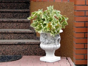 Вазон античный Розы